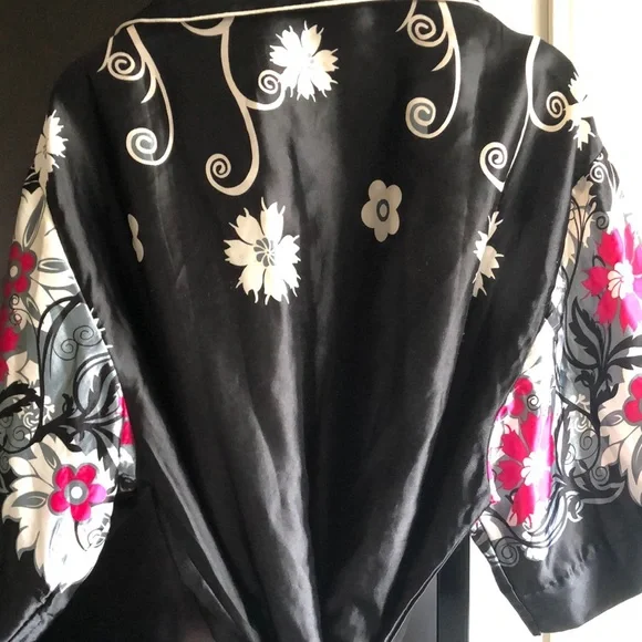 Silky Black Floral Satin Kimono Robe with Pink Accents - Picture 7 of 10